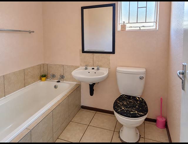 2 BEDROOM HOUSE FOR SALE IN SAVANNA CITY
